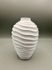 Waves – Vaso scultoreo dal design moderno e organico