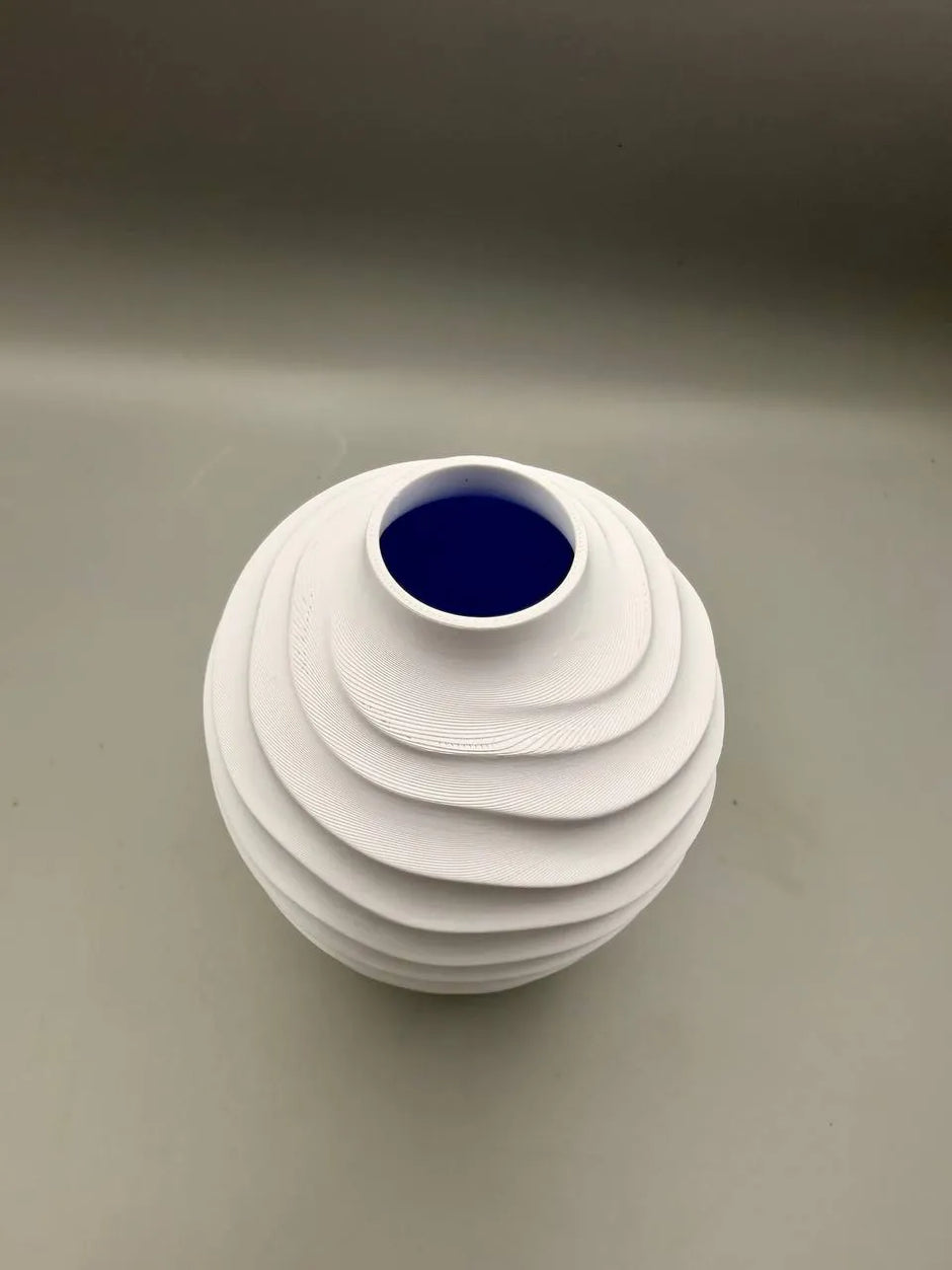 Waves – Vaso scultoreo dal design moderno e organico