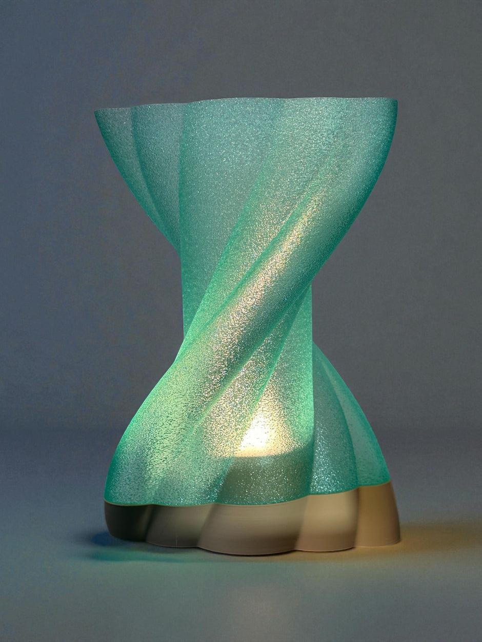Lampada “Twisted Aurora” – Design Moderno in Stampa 3D | Fatto in Italia