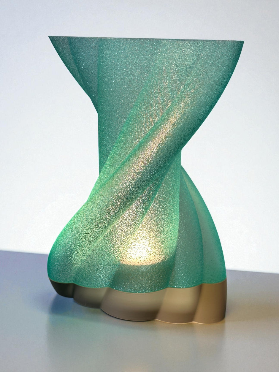 Lampada “Twisted Aurora” – Design Moderno in Stampa 3D | Fatto in Italia