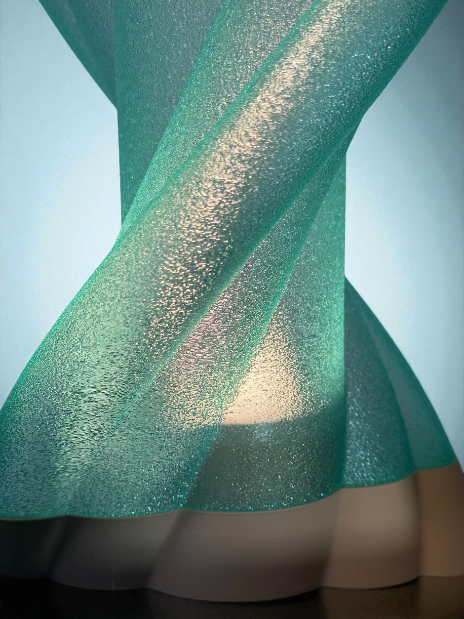 Lampada “Twisted Aurora” – Design Moderno in Stampa 3D | Fatto in Italia