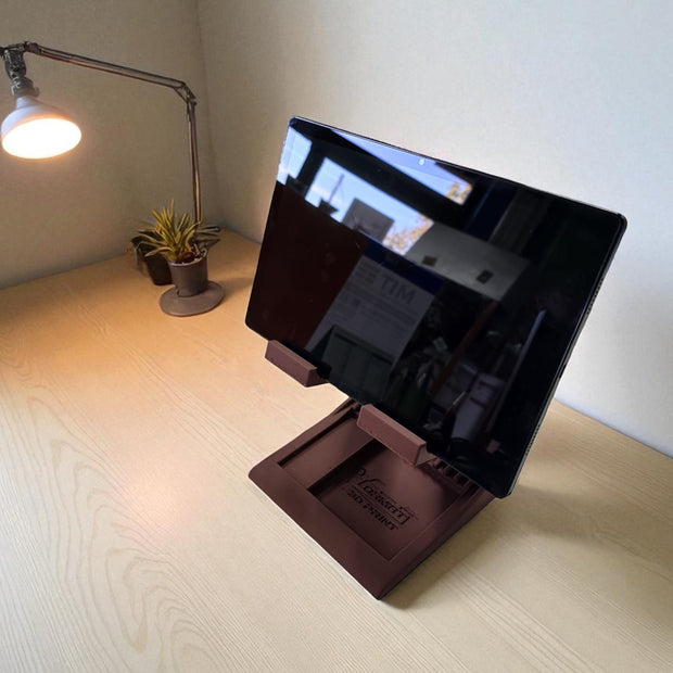 Supporto da tavolo rialsato per tablet effetto legno