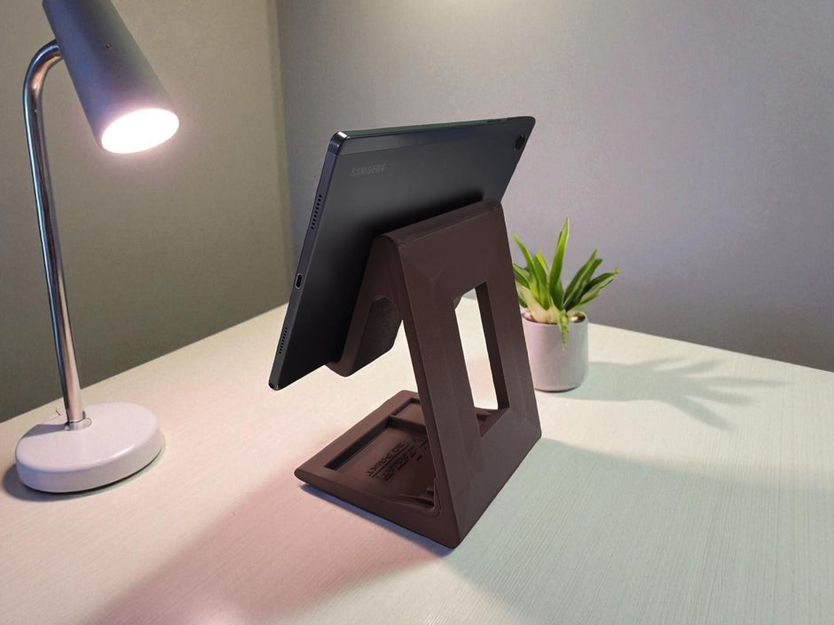 Supporto da tavolo rialsato per tablet effetto legno