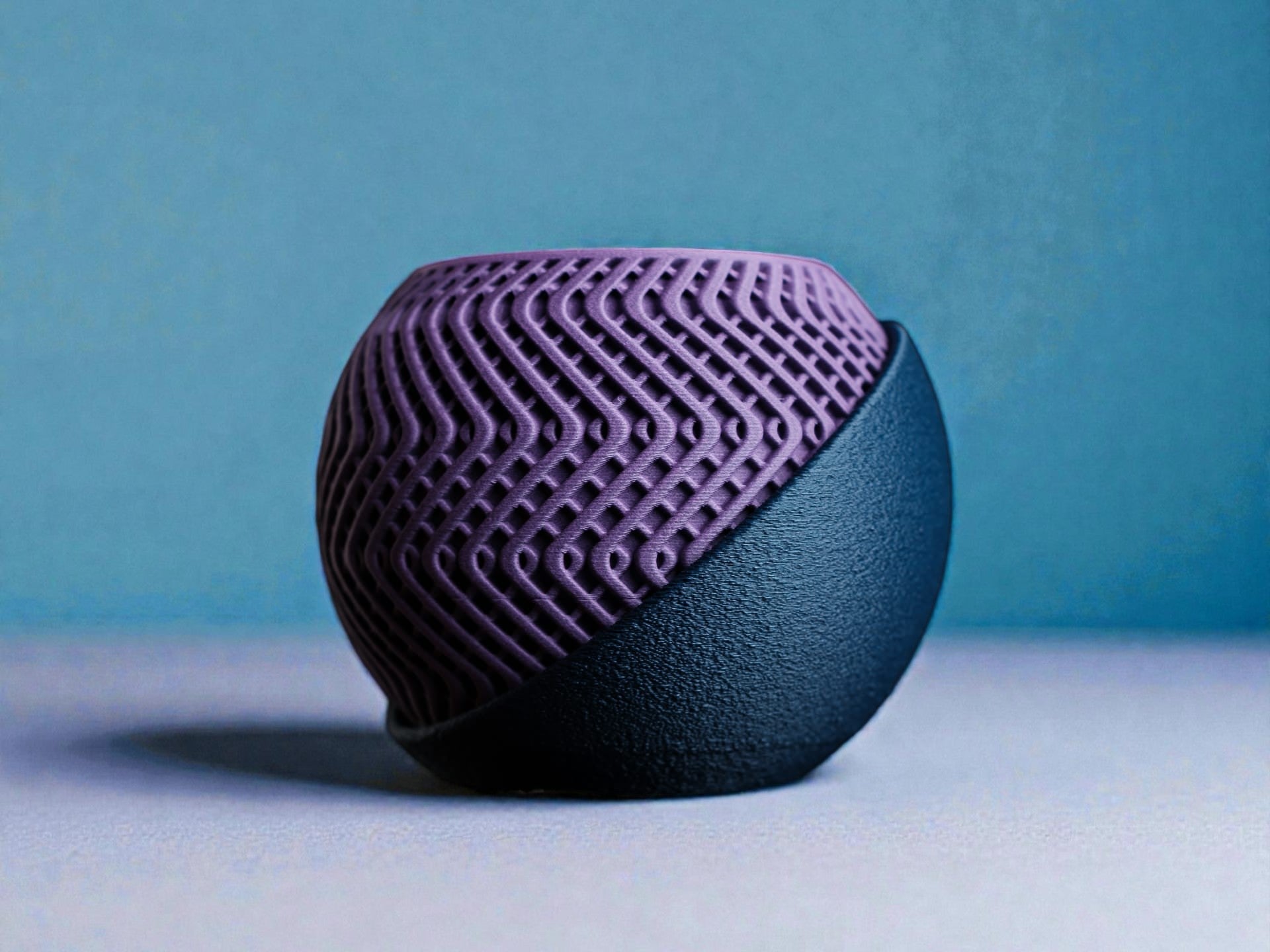 Vaso decorativo design moderno viola e nero