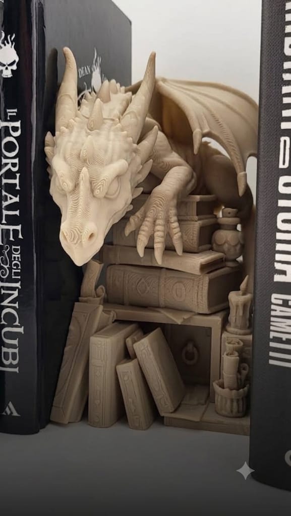 Dragon Book Nook – Inserto Fermalibri Fantasy con Drago, Realizzato in Stampa 3D
