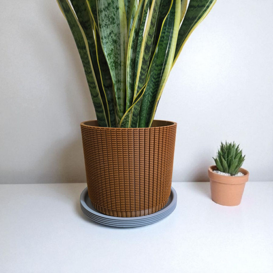 Coprivaso design moderno in PETG con fondo drenante – colore terracotta