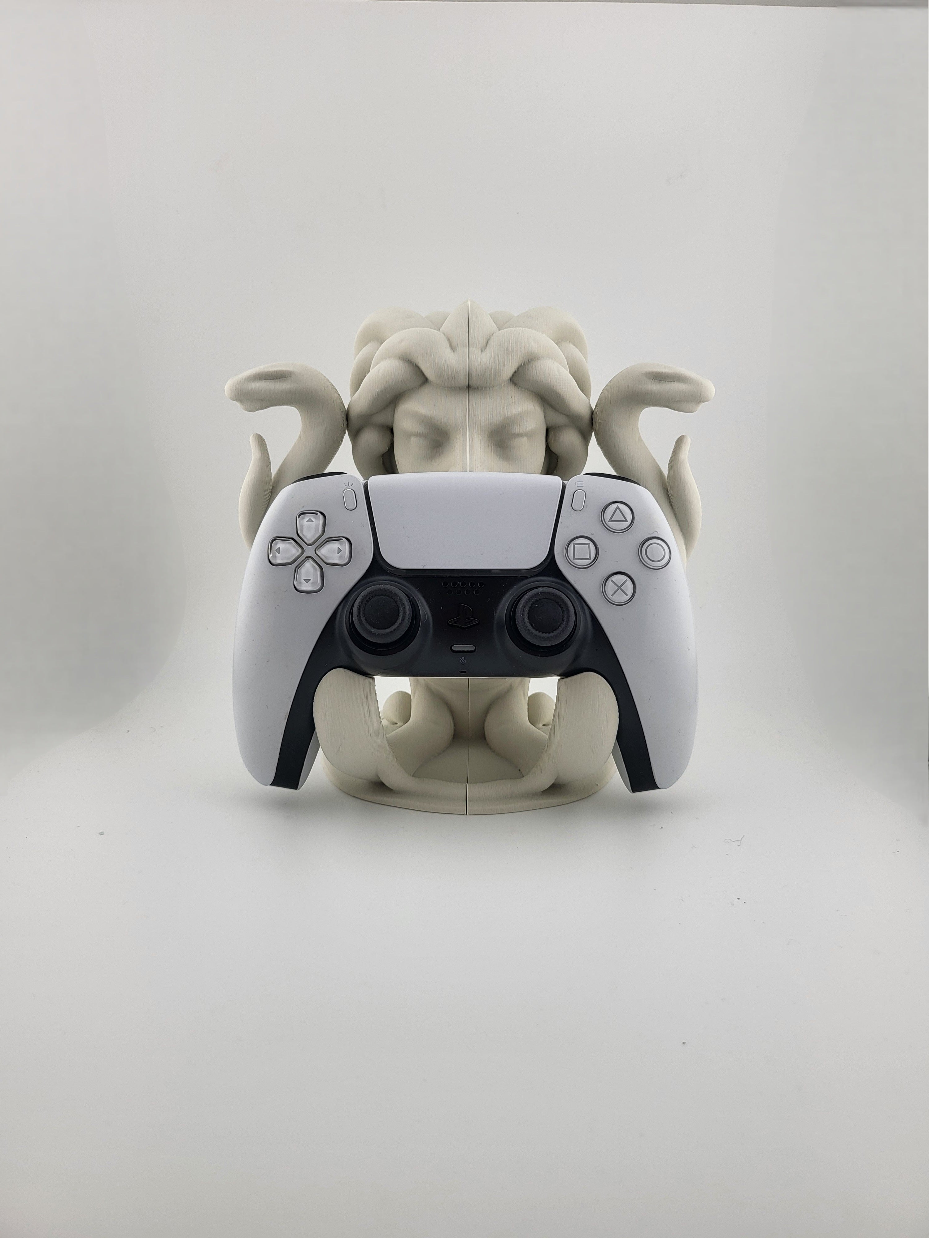 Supporto per Controller PS5/PS4 – Medusa Design (Stampa 3D)