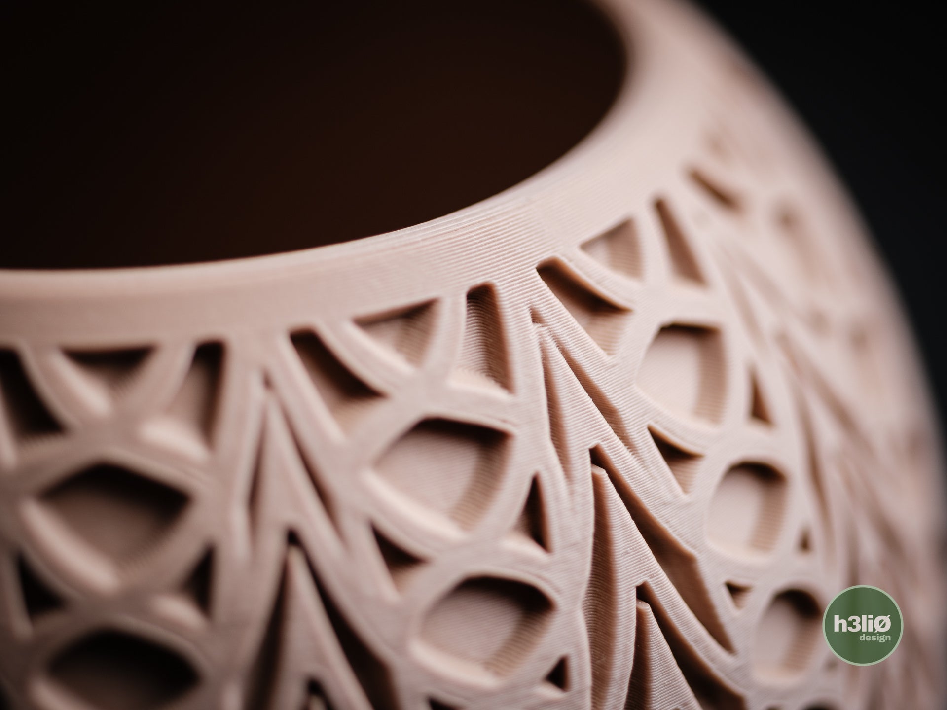 Vaso decorativo moderno con motivi geometrici