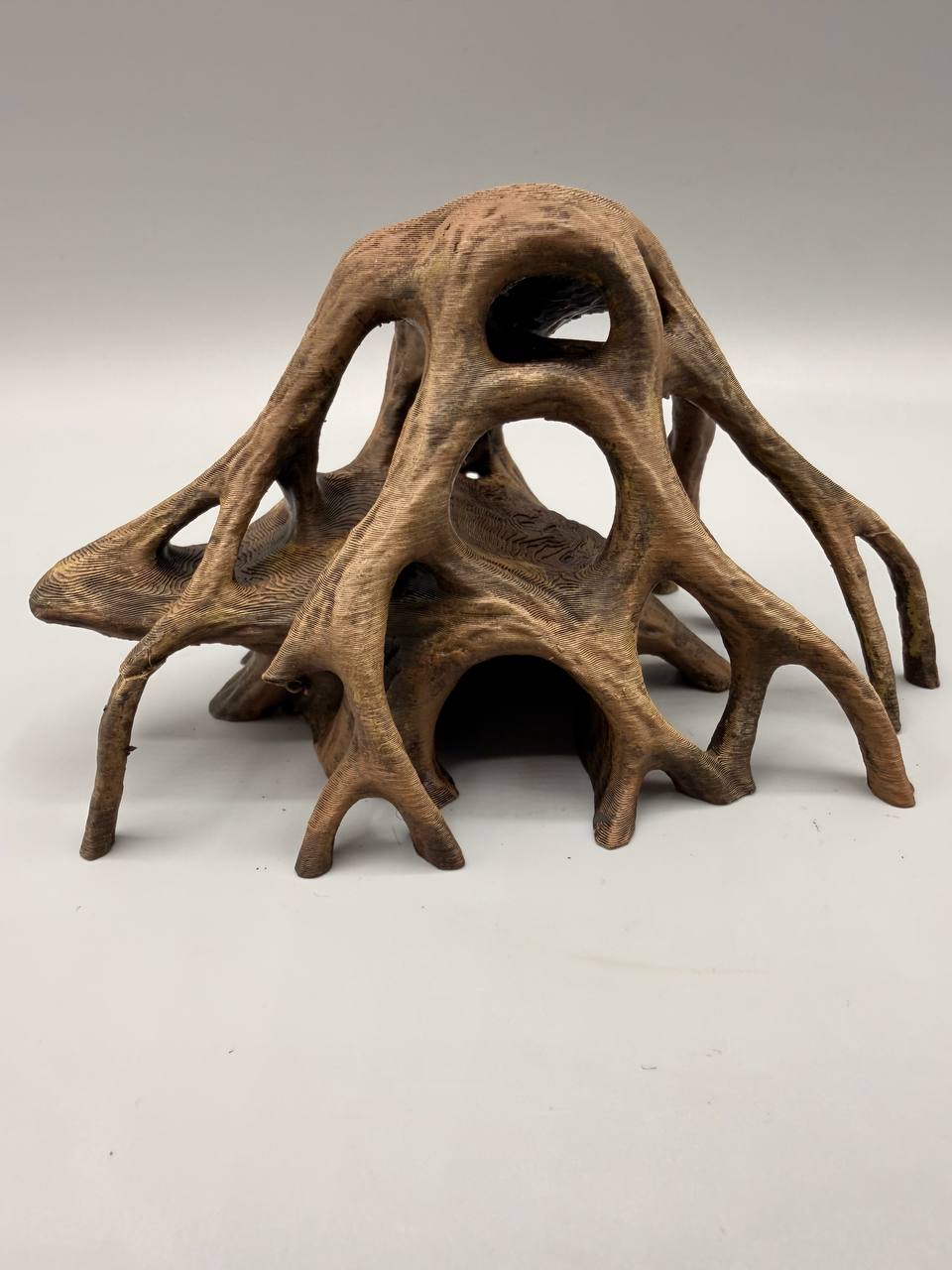 Rifugio decorativo “Radici Naturali” – Stampa 3D dipinta a mano