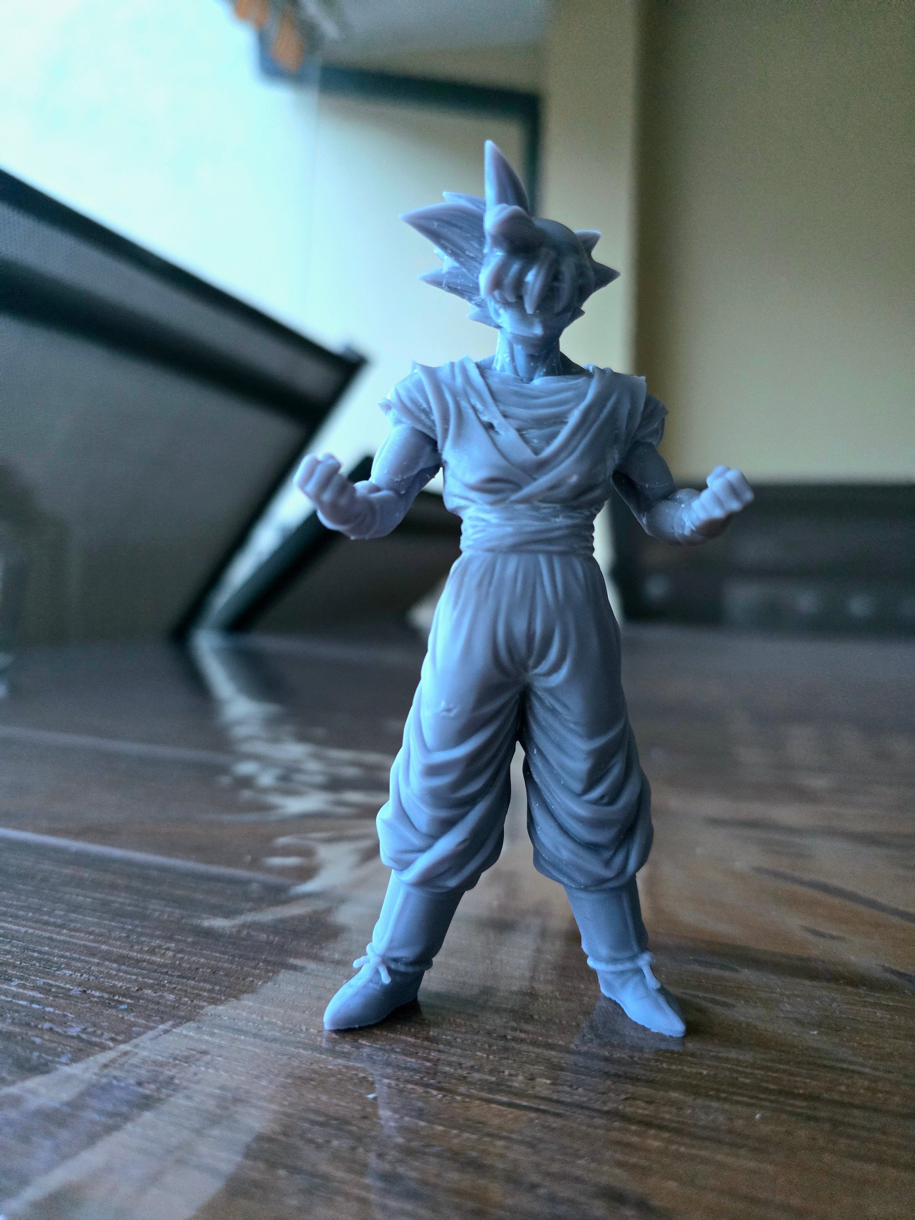 Miniatura Stile Anime Saiyan - Stampa 3D in Resina - 10 cm da dipingere