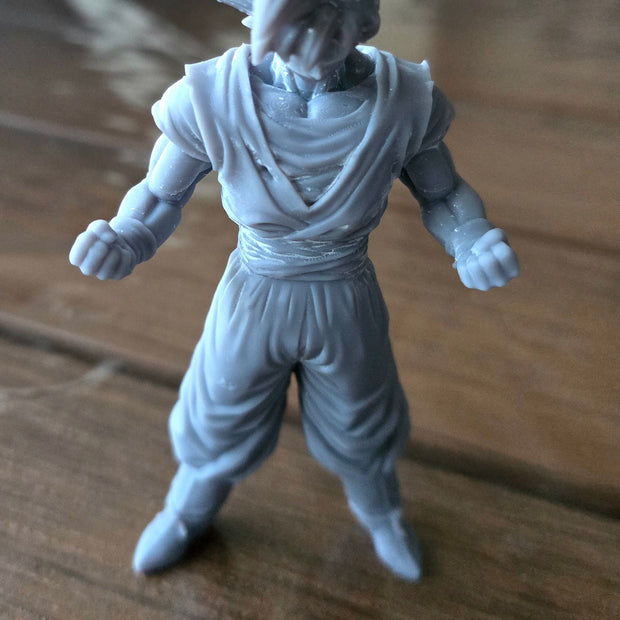 Miniatura Stile Anime Saiyan - Stampa 3D in Resina - 10 cm da dipingere