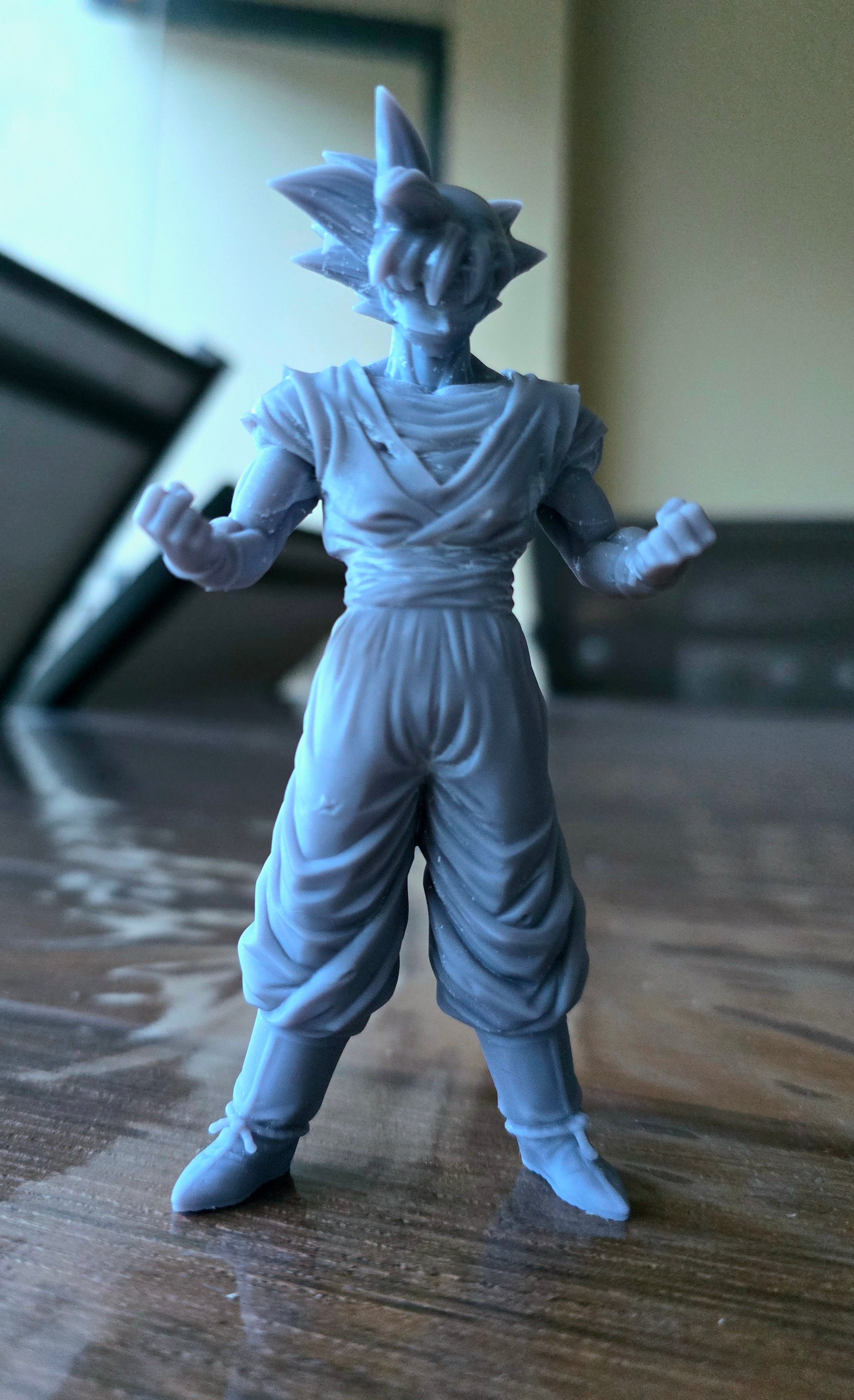 Miniatura Stile Anime Saiyan - Stampa 3D in Resina - 10 cm da dipingere