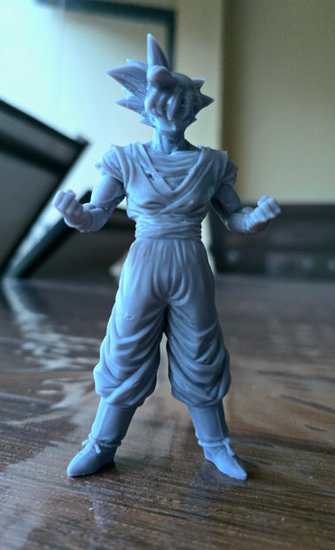 Miniatura Stile Anime Saiyan - Stampa 3D in Resina - 10 cm da dipingere