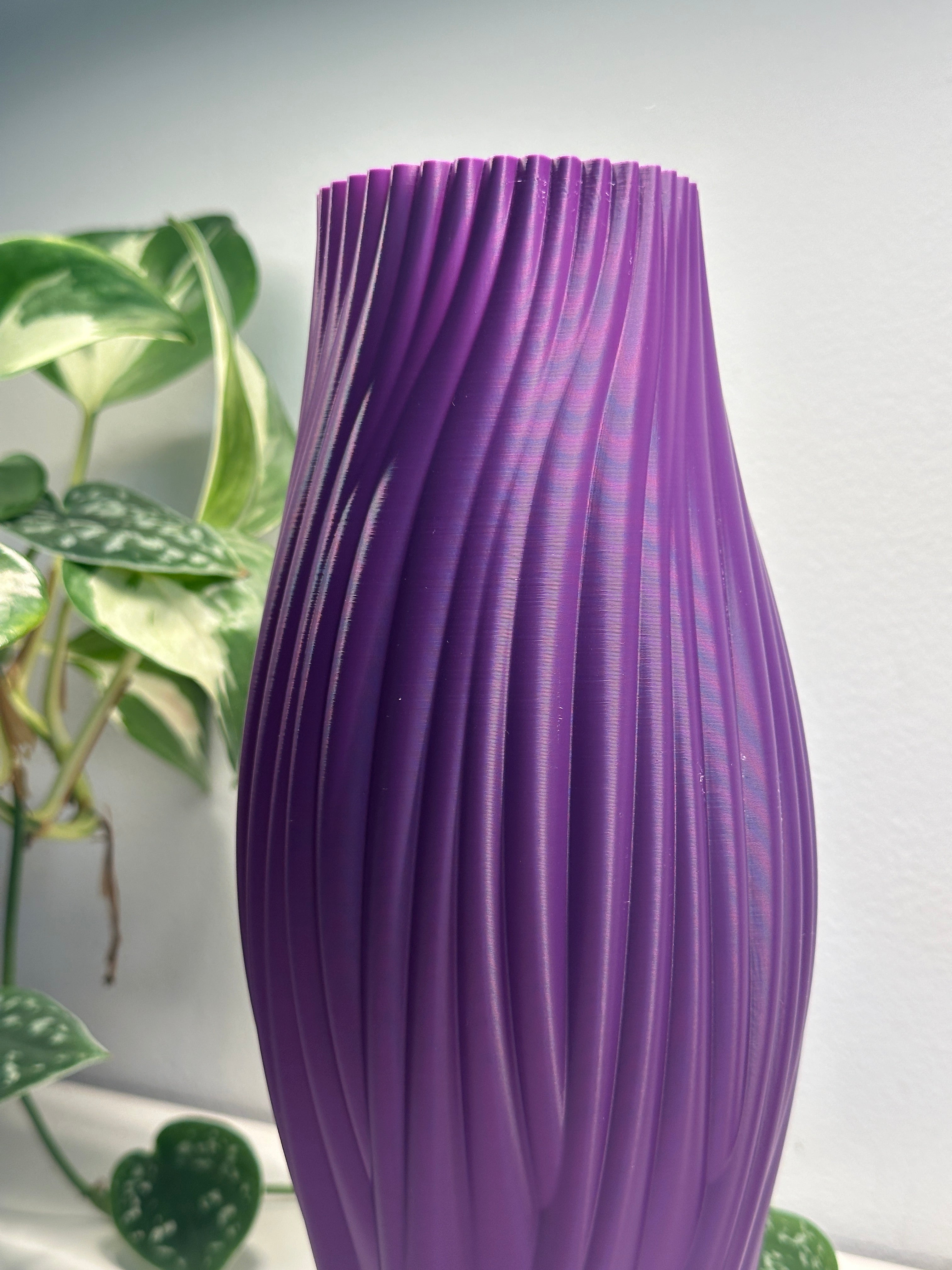 Vaso decorativo moderno in stampa 3D – Viola twist