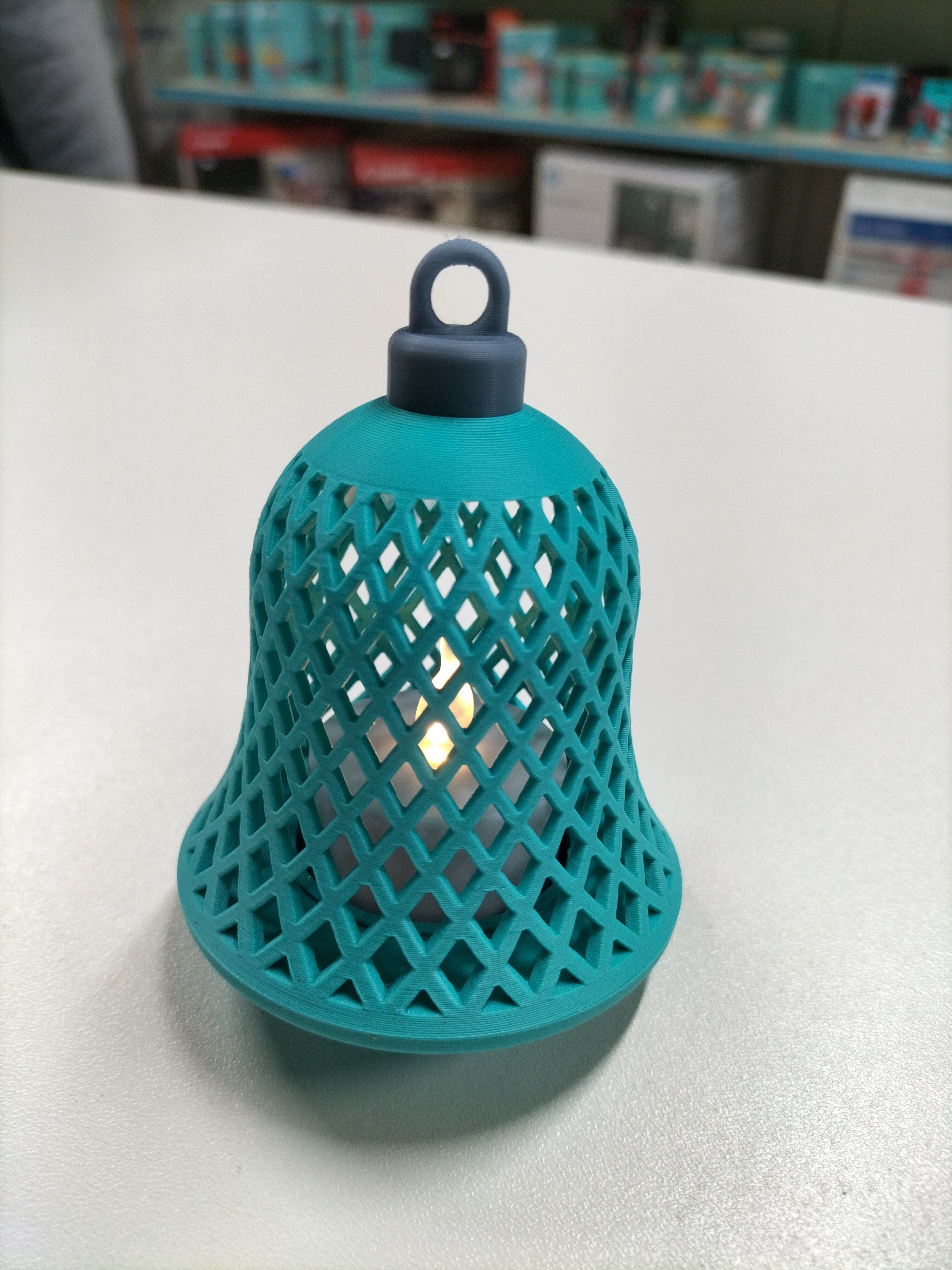 Campanella Decorativa con Luce LED – Effetto Lanterina Natalizia