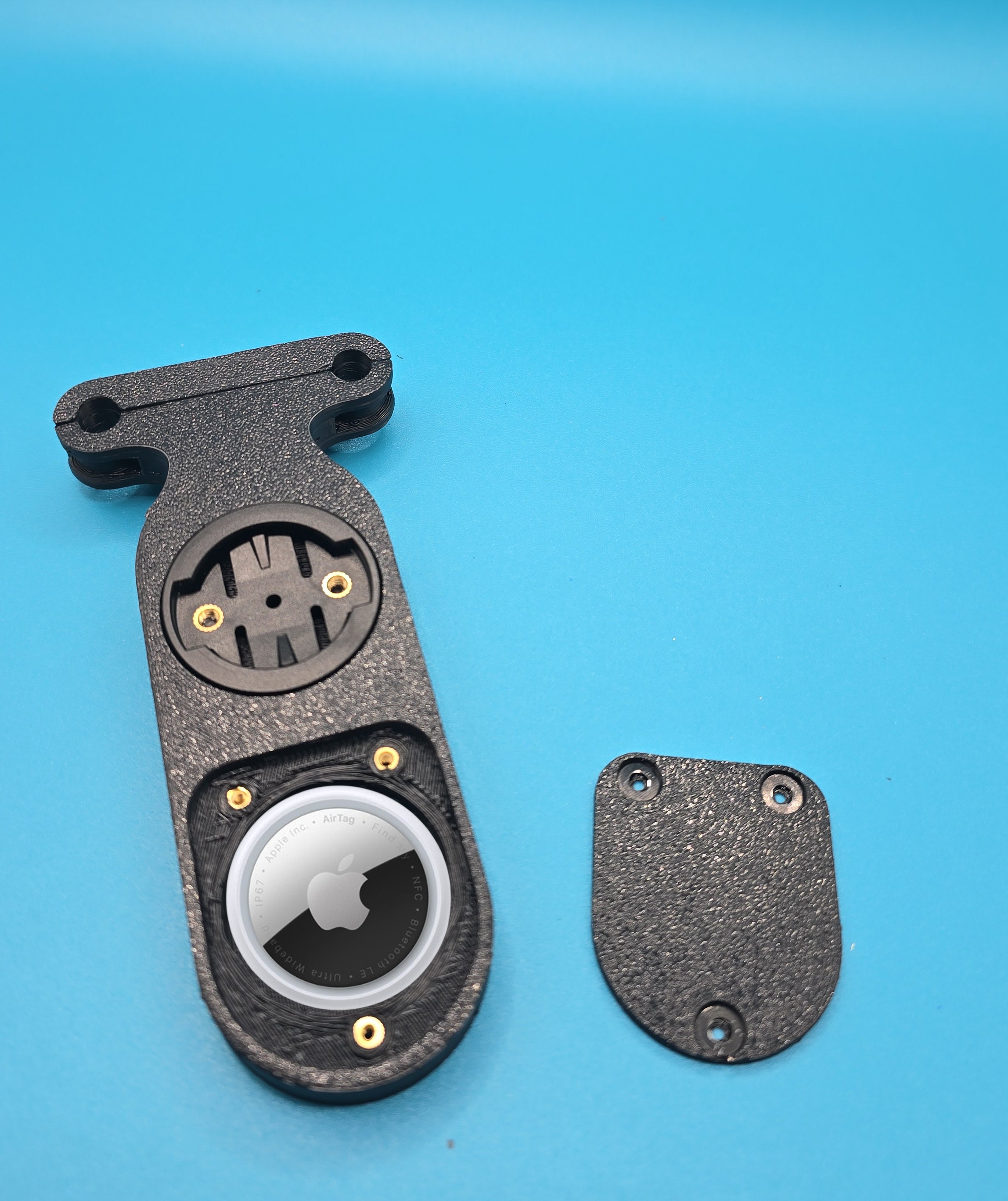 Supporto posteriore per luce radar con vano tracker nascosto – Compatibile sella bici • Stampa 3D in ASA