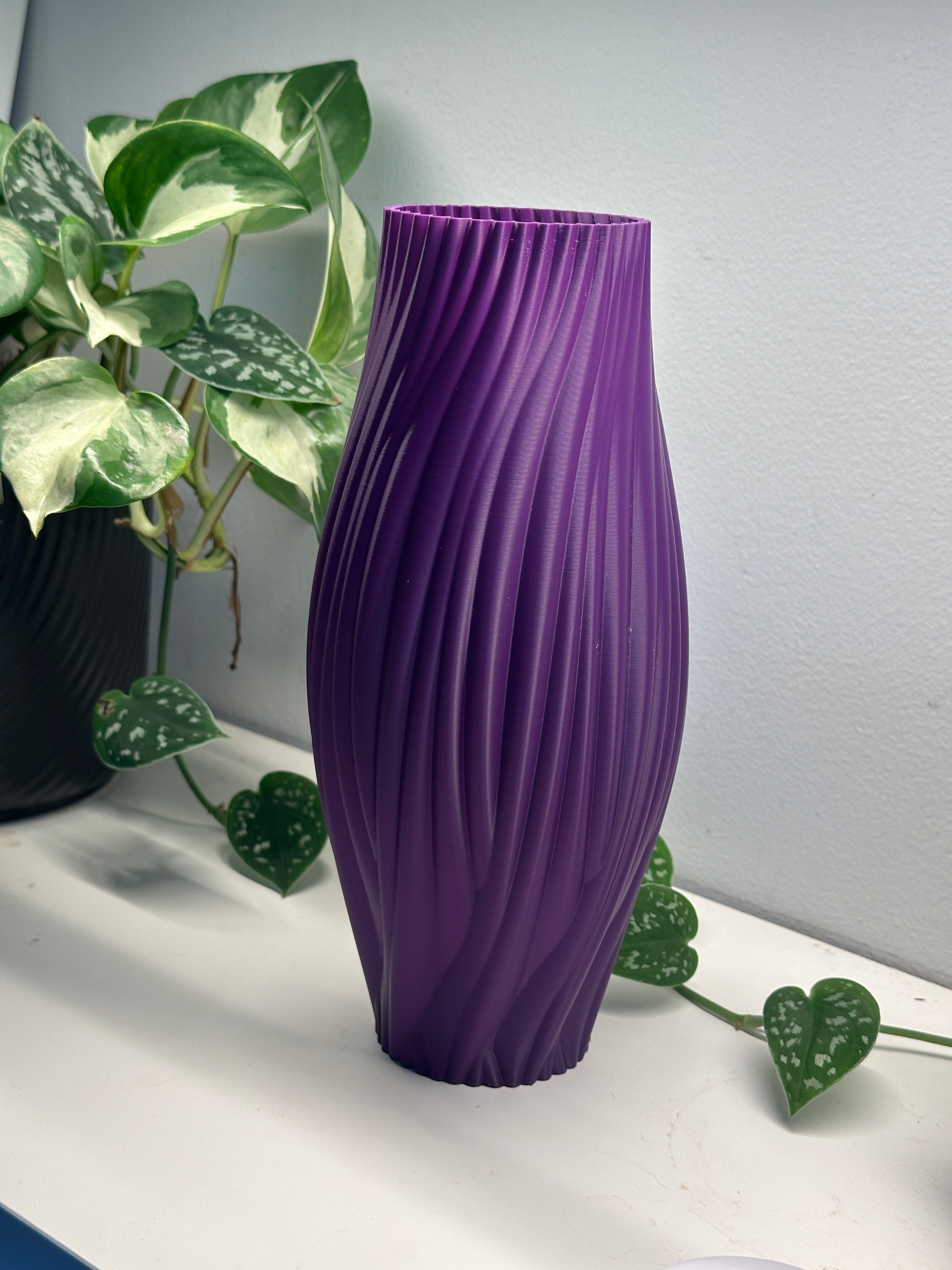 Vaso decorativo moderno in stampa 3D – Viola twist