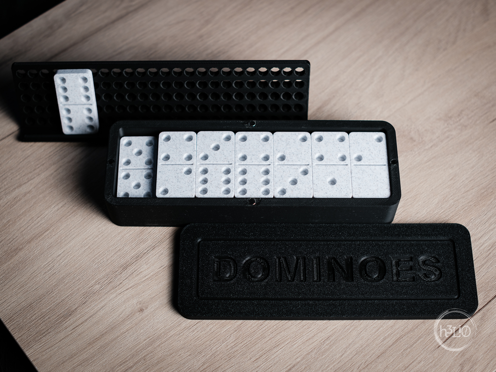 Set domino con custodia e supporto – design moderno compatto