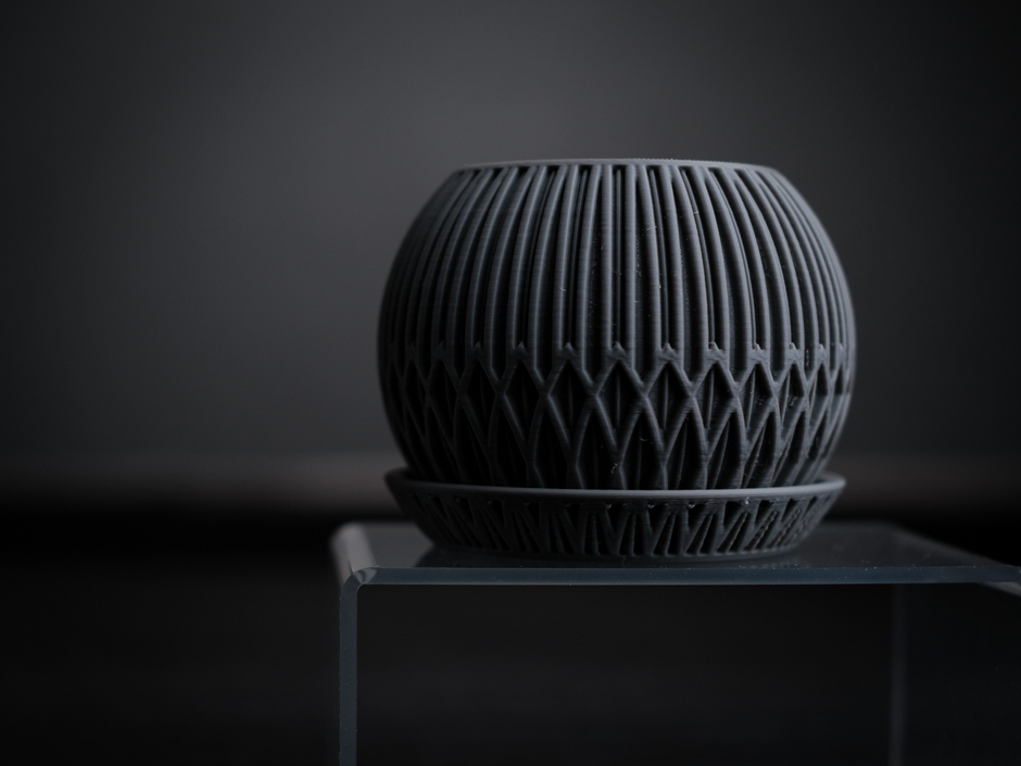 Vaso geometrico in stampa 3D con sottovaso